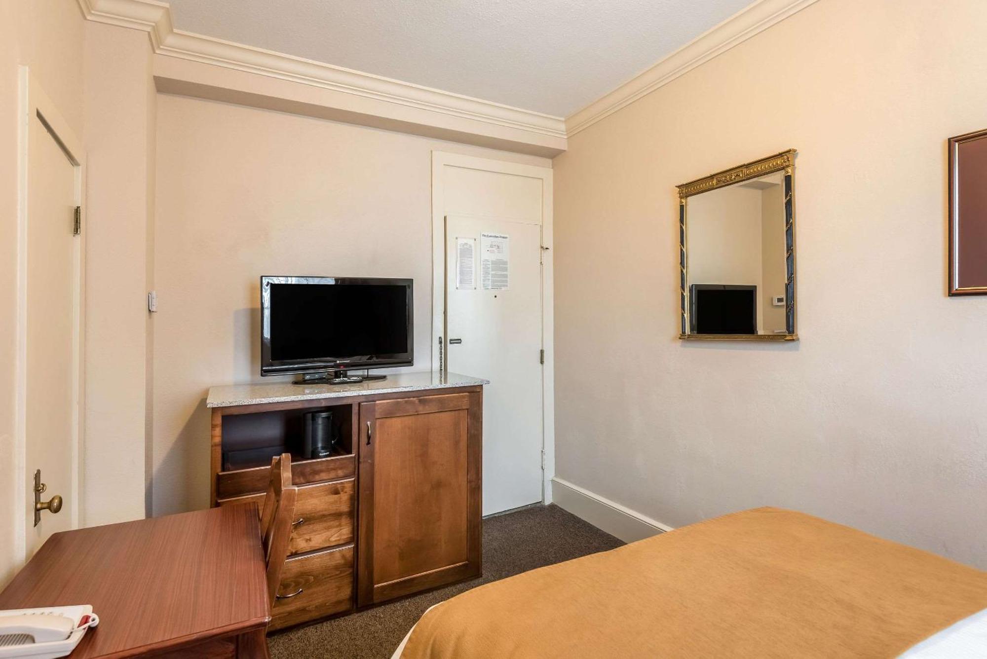 Hotel Bothwell Sedalia Central District, Ascend Hotel Collection Экстерьер фото