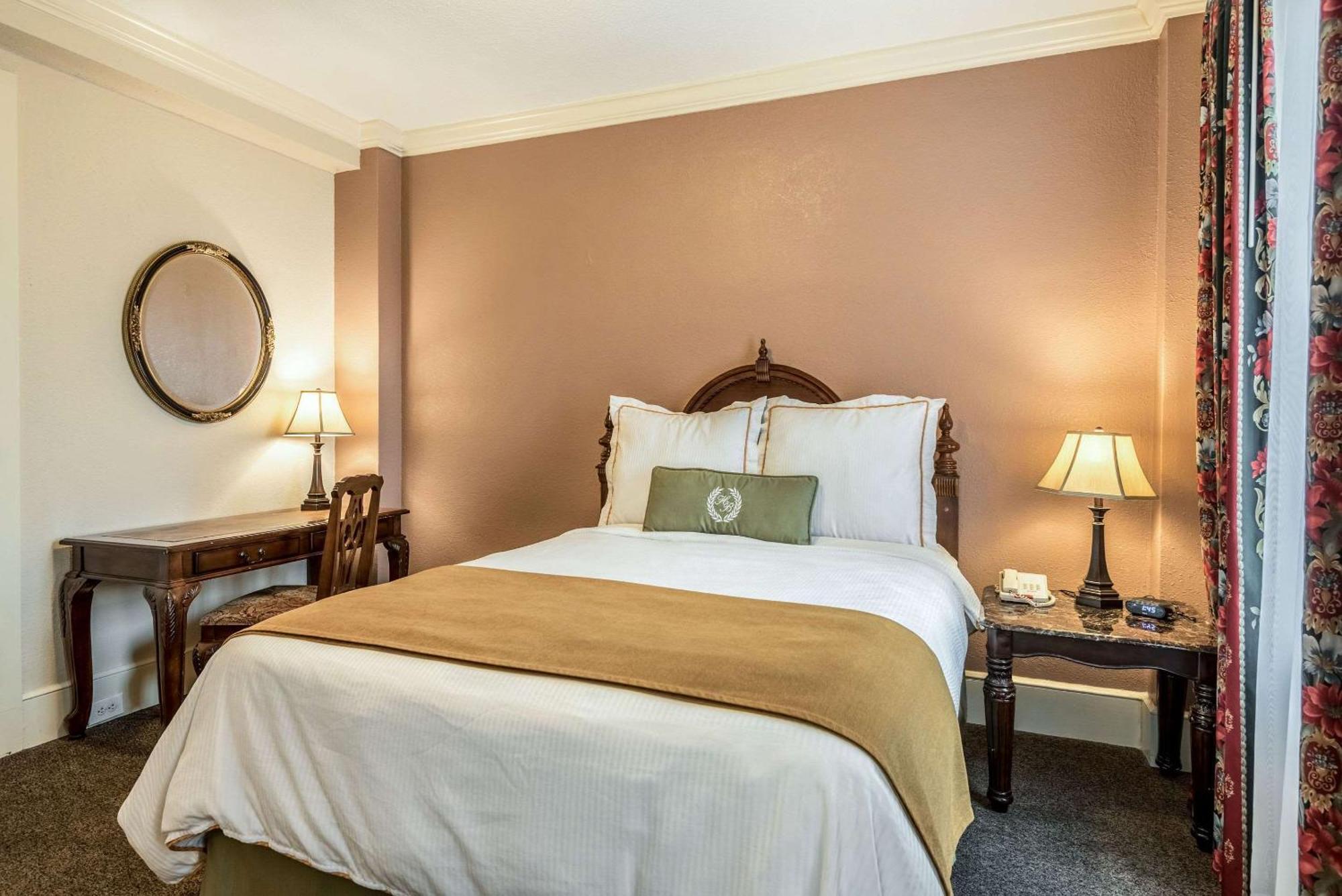 Hotel Bothwell Sedalia Central District, Ascend Hotel Collection Экстерьер фото